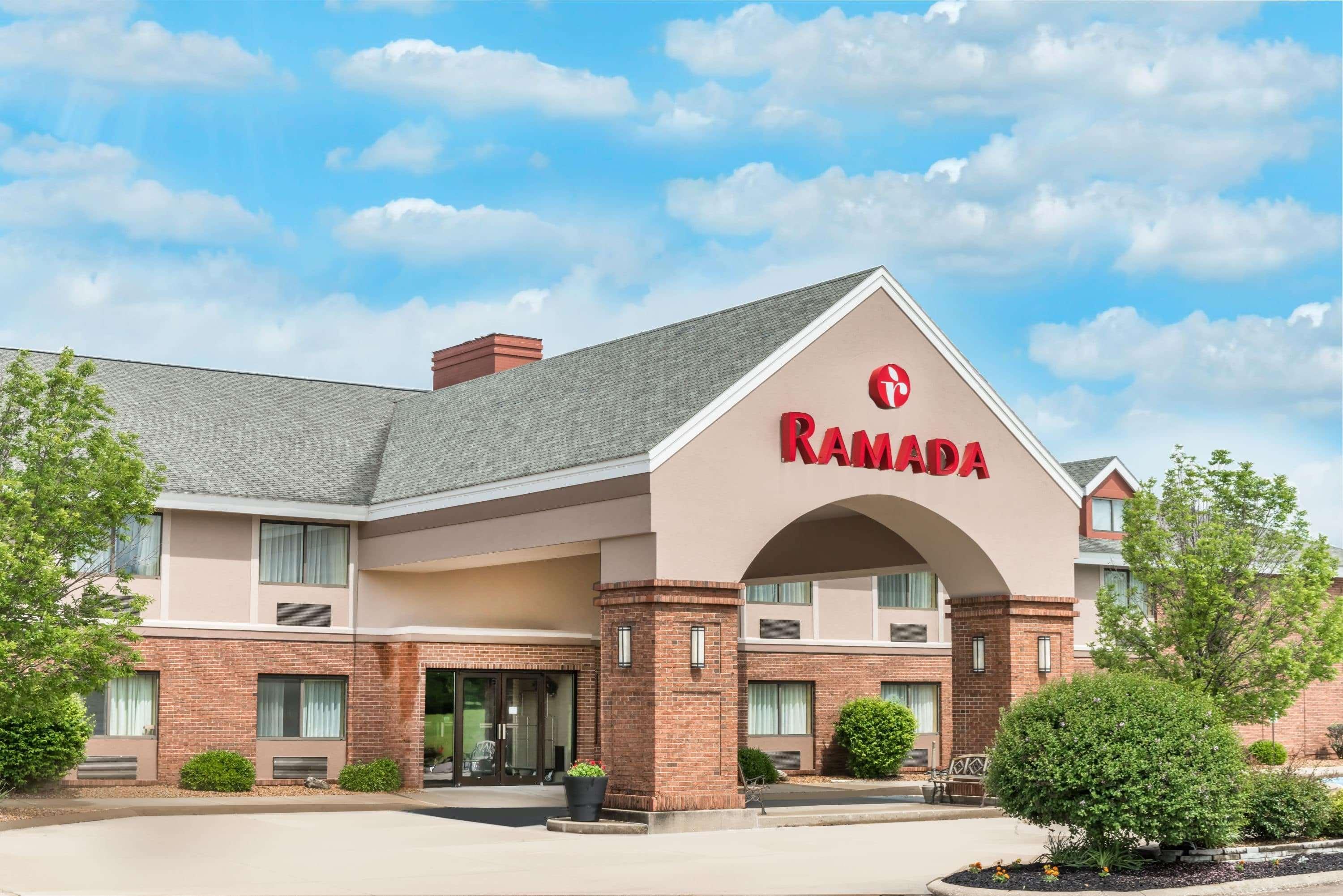 Ramada By Wyndham Vandalia Luaran gambar